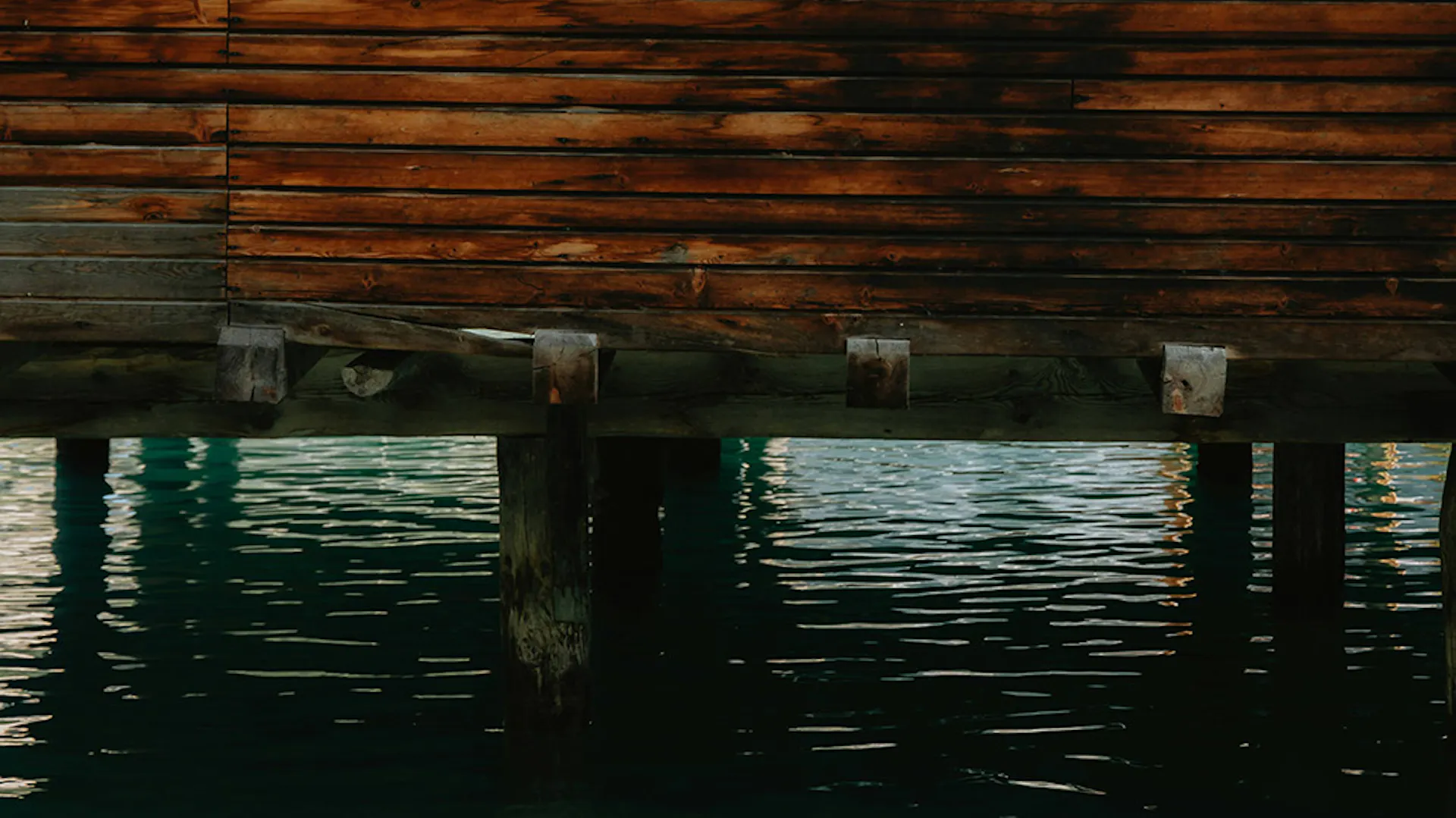 Il laghetto naturale di Dobbiaco nelle Dolomiti