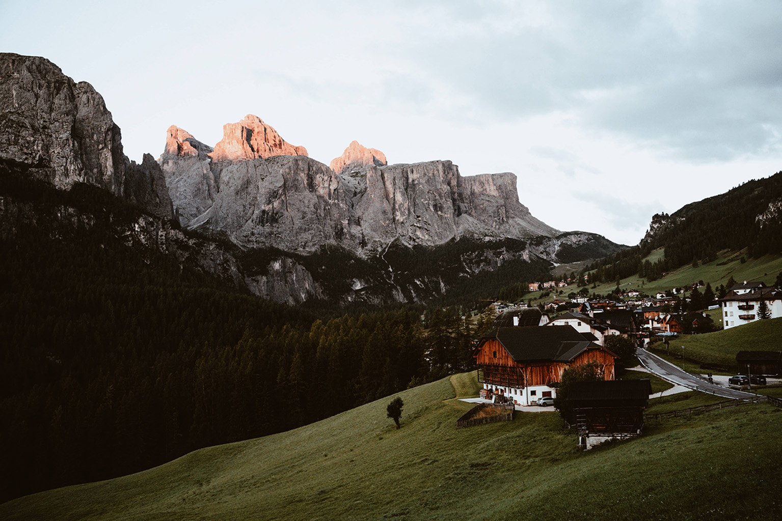 Foto Dolomiti paesaggio Val Badia vista sul Pisciadù