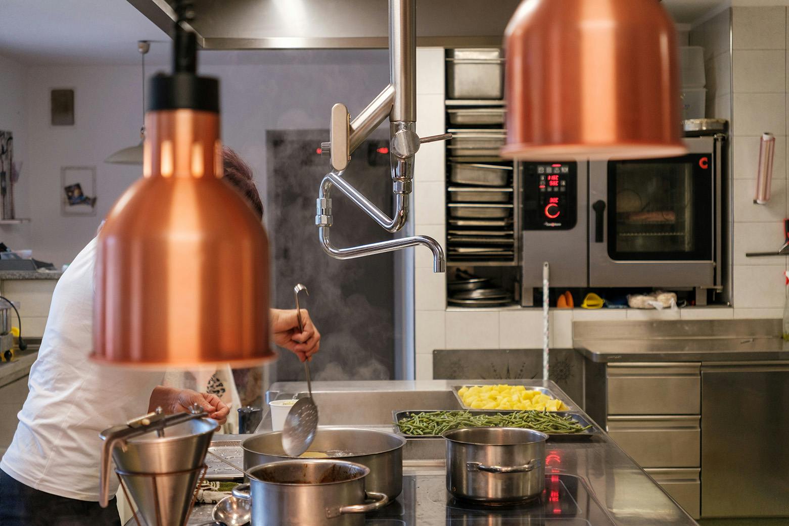 cucina ristorante hotel con mezza pensione altro adige