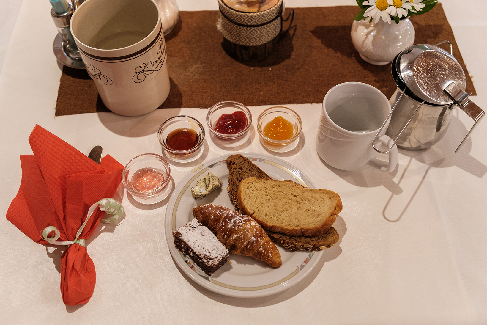 Ricca colazione hotel tre stelle per famiglie in Valle Aurina