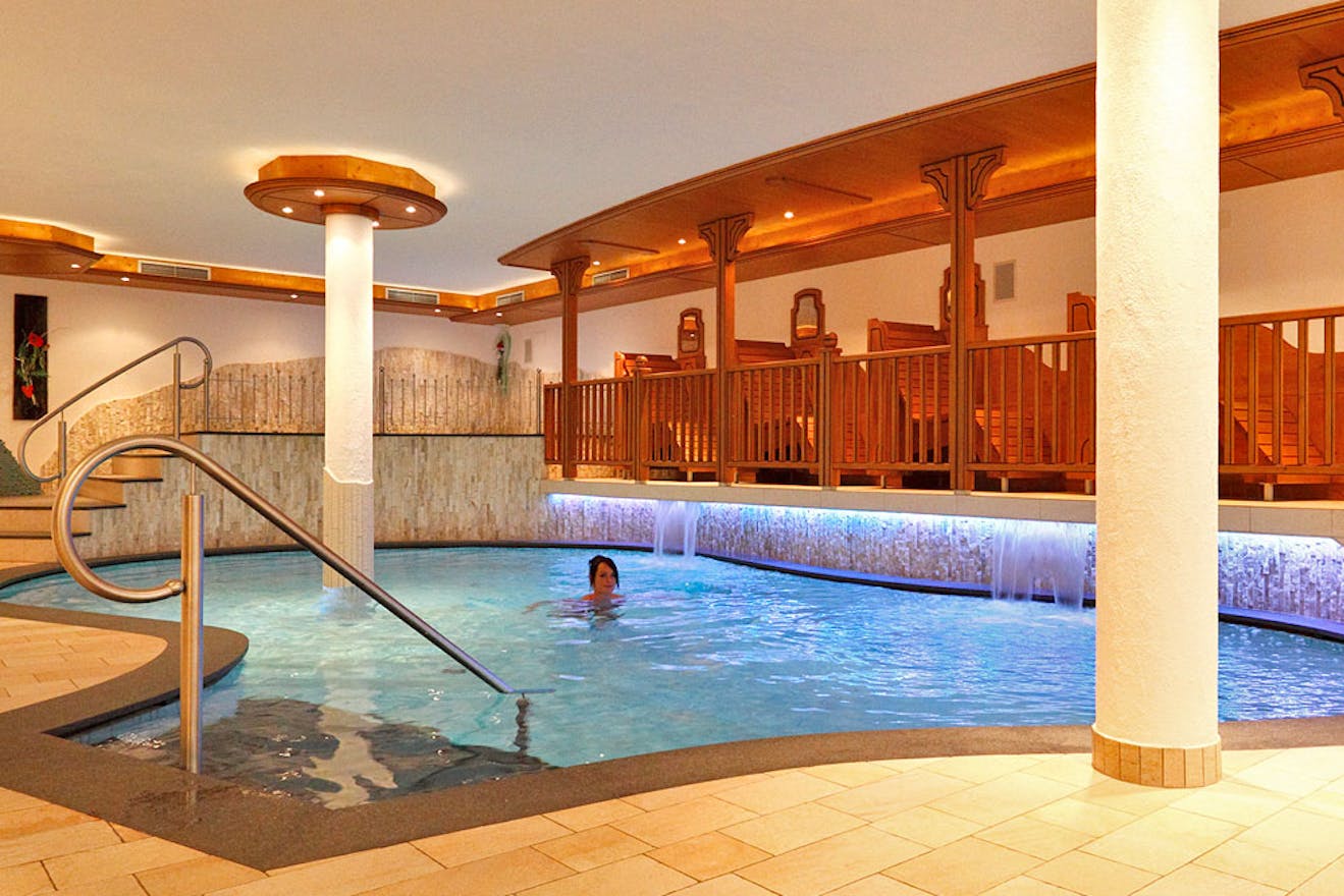 Piscina area wellness hotel Gisserhof tre stelle in Valle Aurina