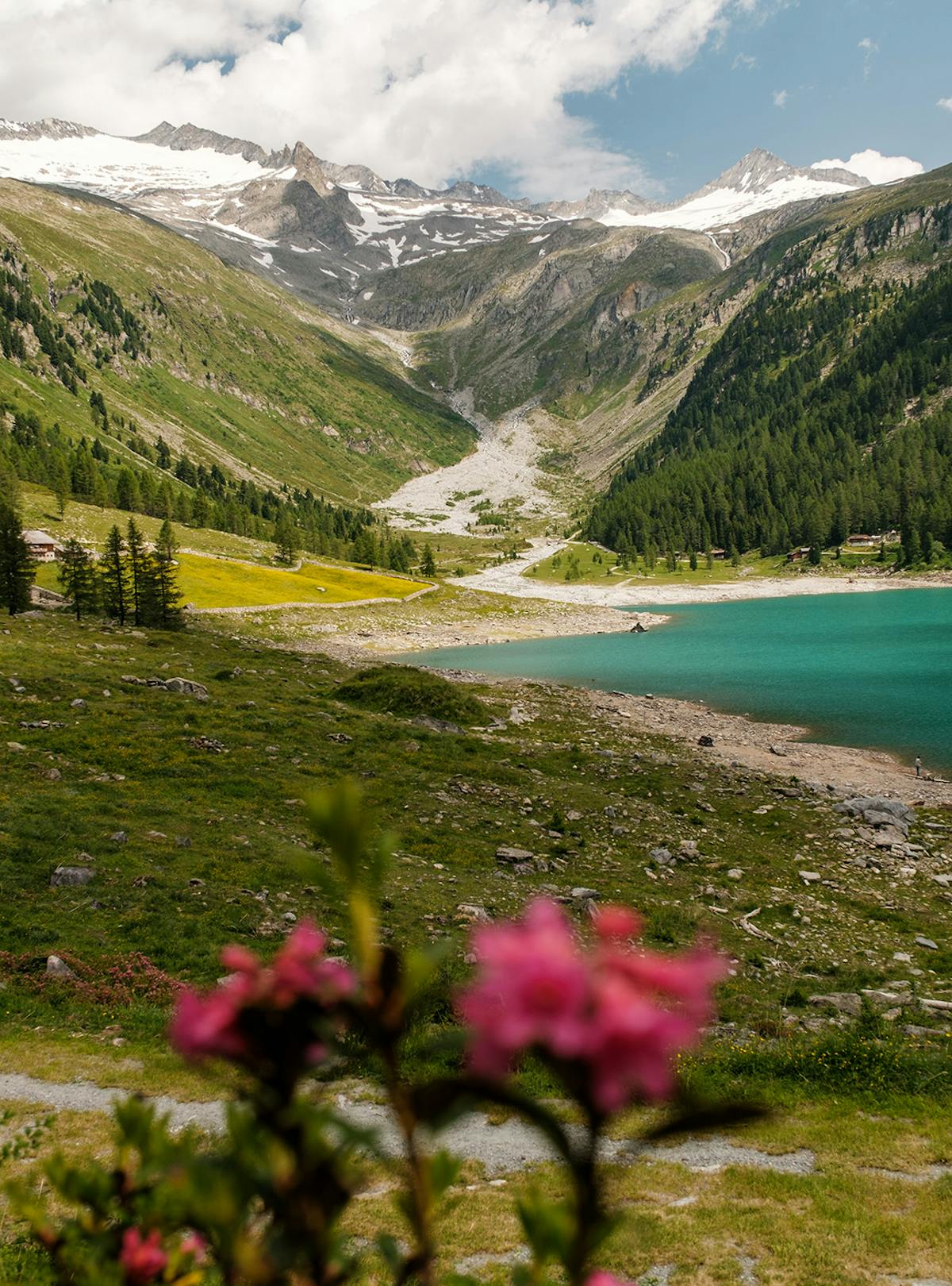 paesaggio lago dolomiti - ospitalità di montagna