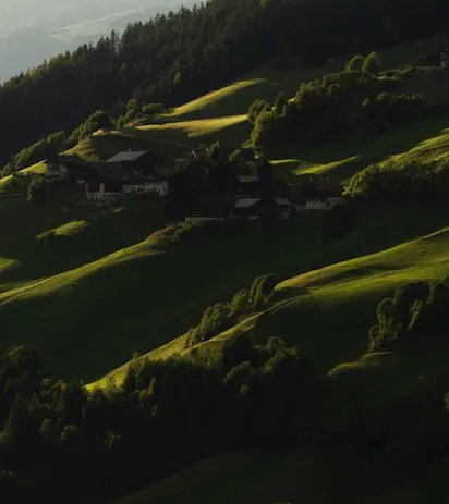 Running Park di Alpe di Siusi nel paesaggio delle Dolomiti