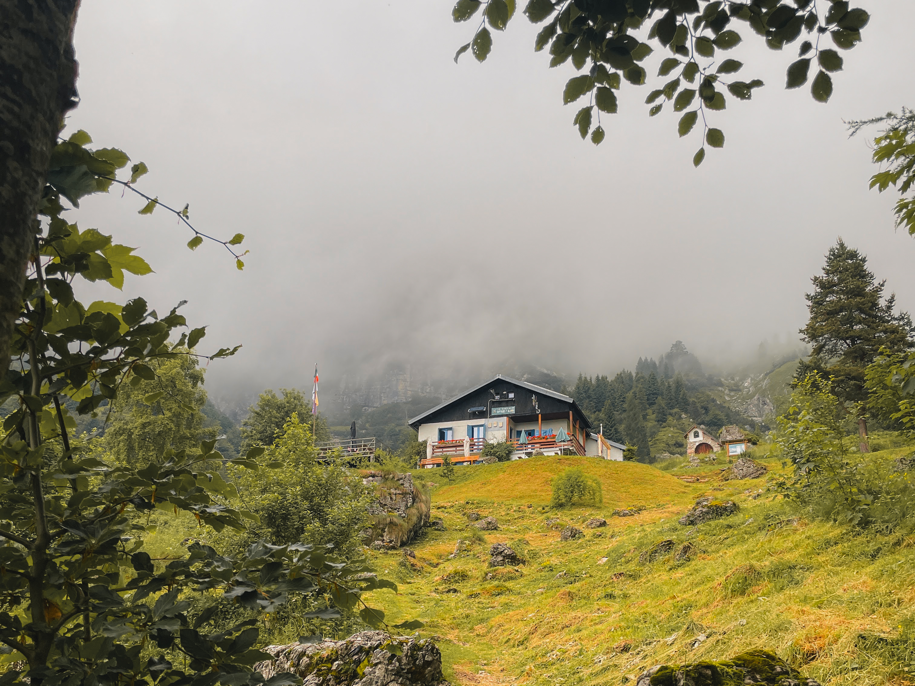 Trekking al Rif. Settimo Alpini con notte in rifugio