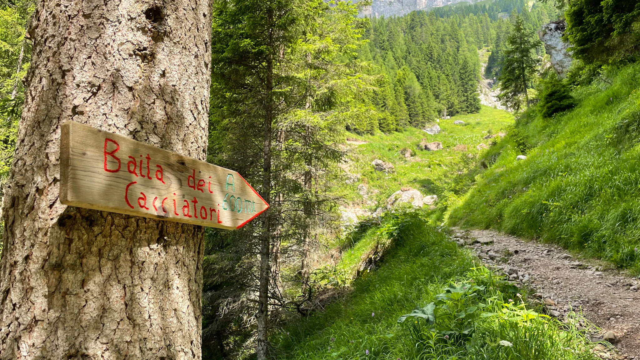 Trekking con notte alla Baita dei Cacciatori