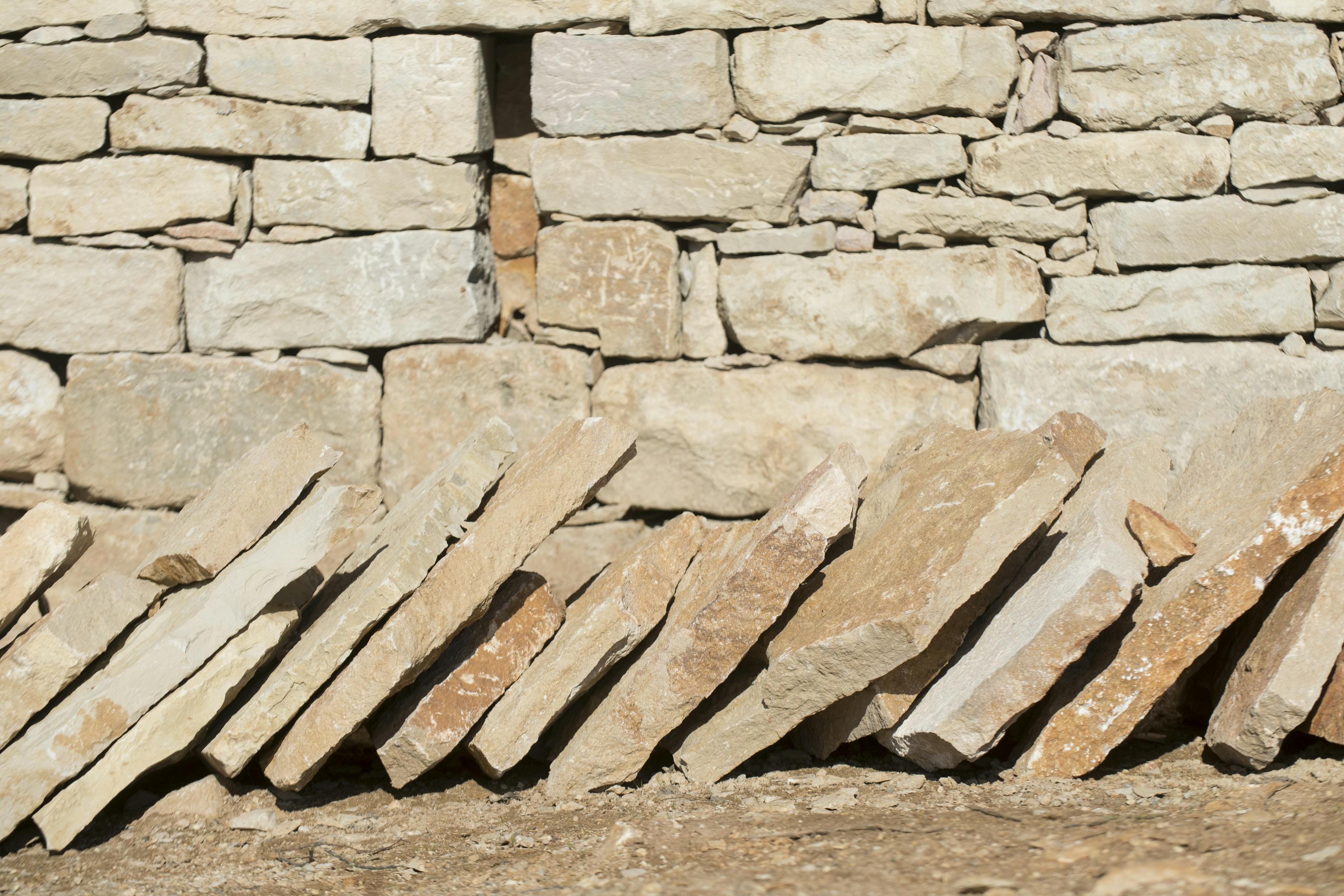 Pierre sèche de Bourgogne - BIVB / Michel JOLY