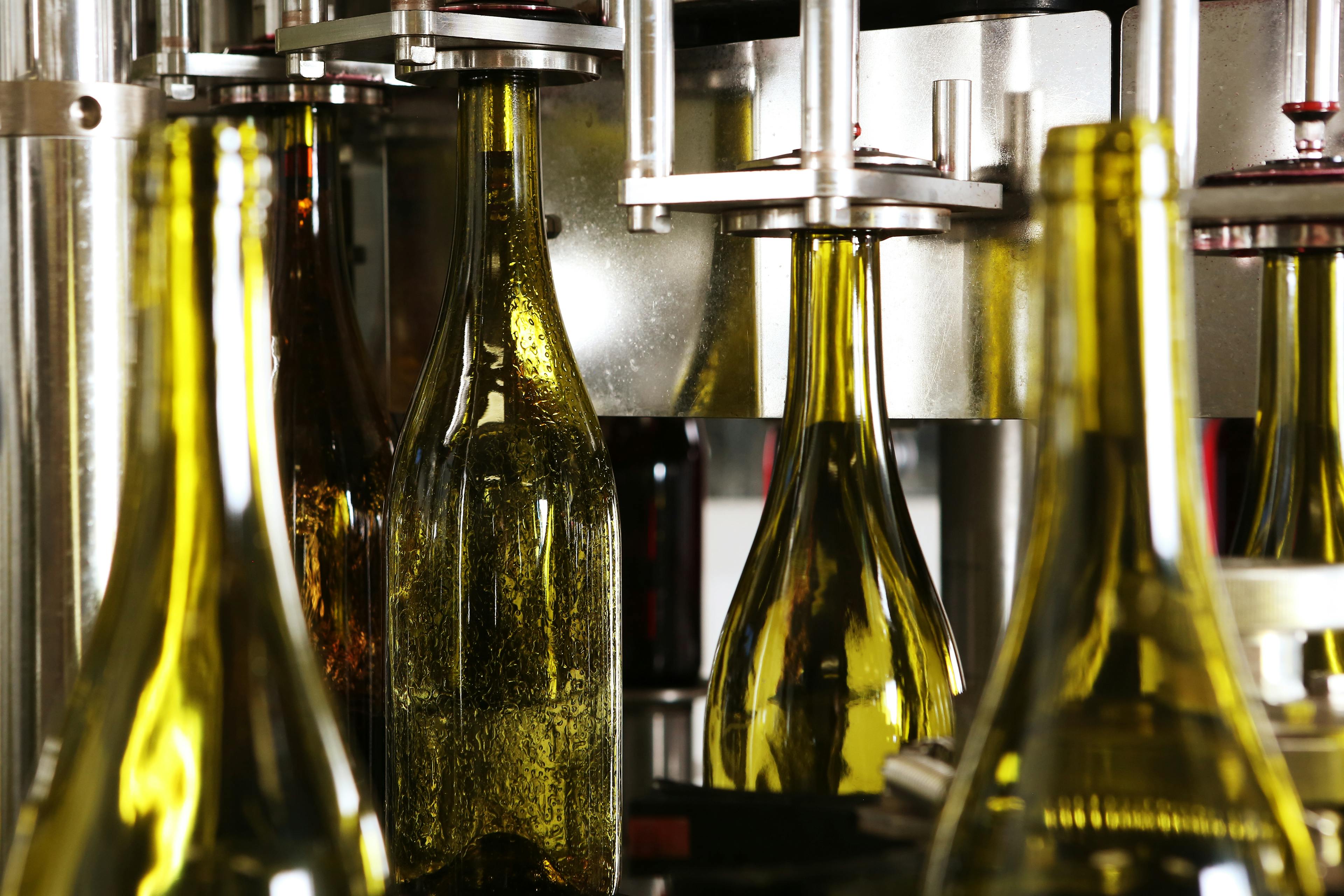 Mise en bouteille par BIVB/ApoteOz