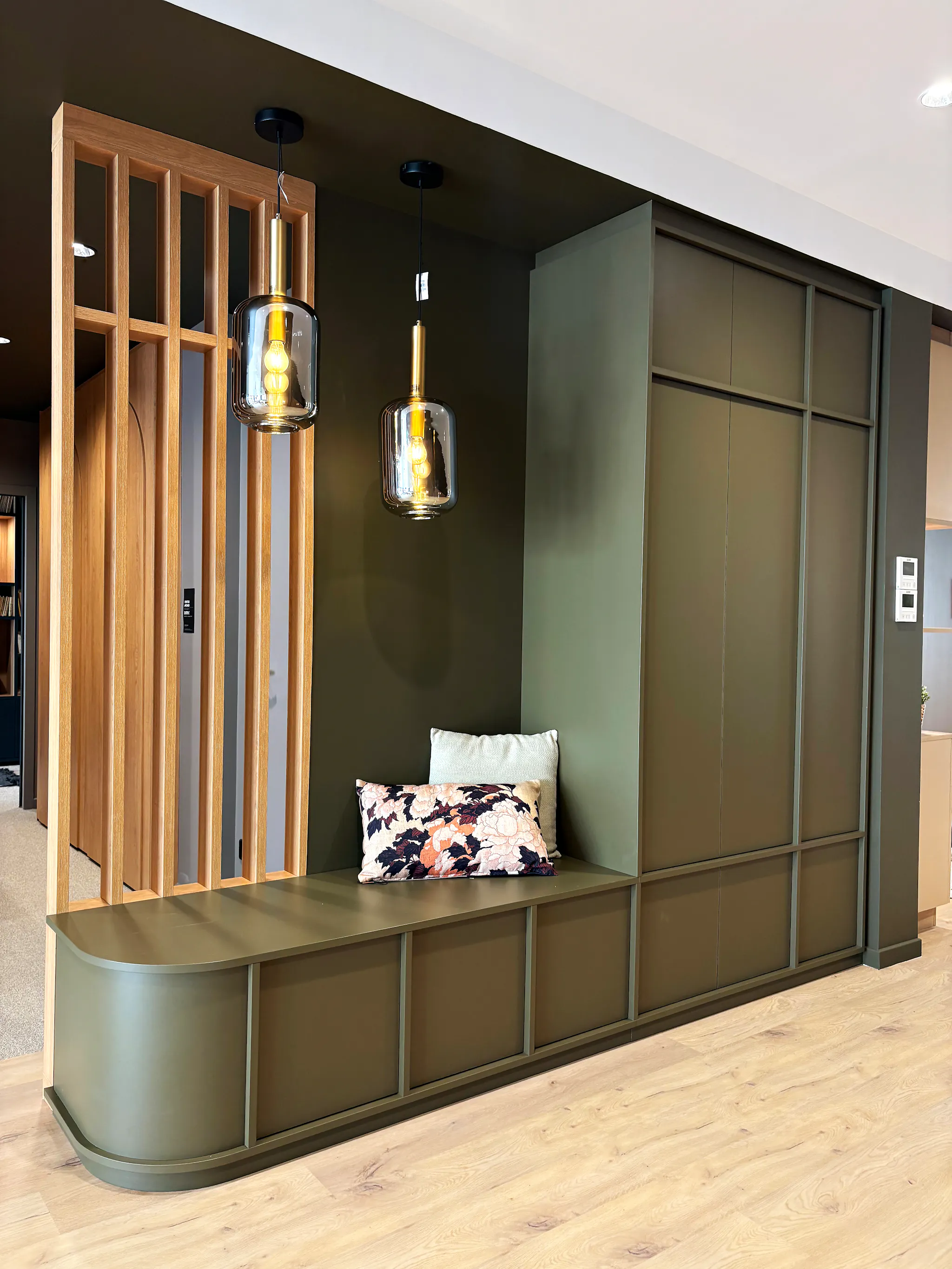 Créer une banquette d’entrée sur-mesure avec rangements intégrés