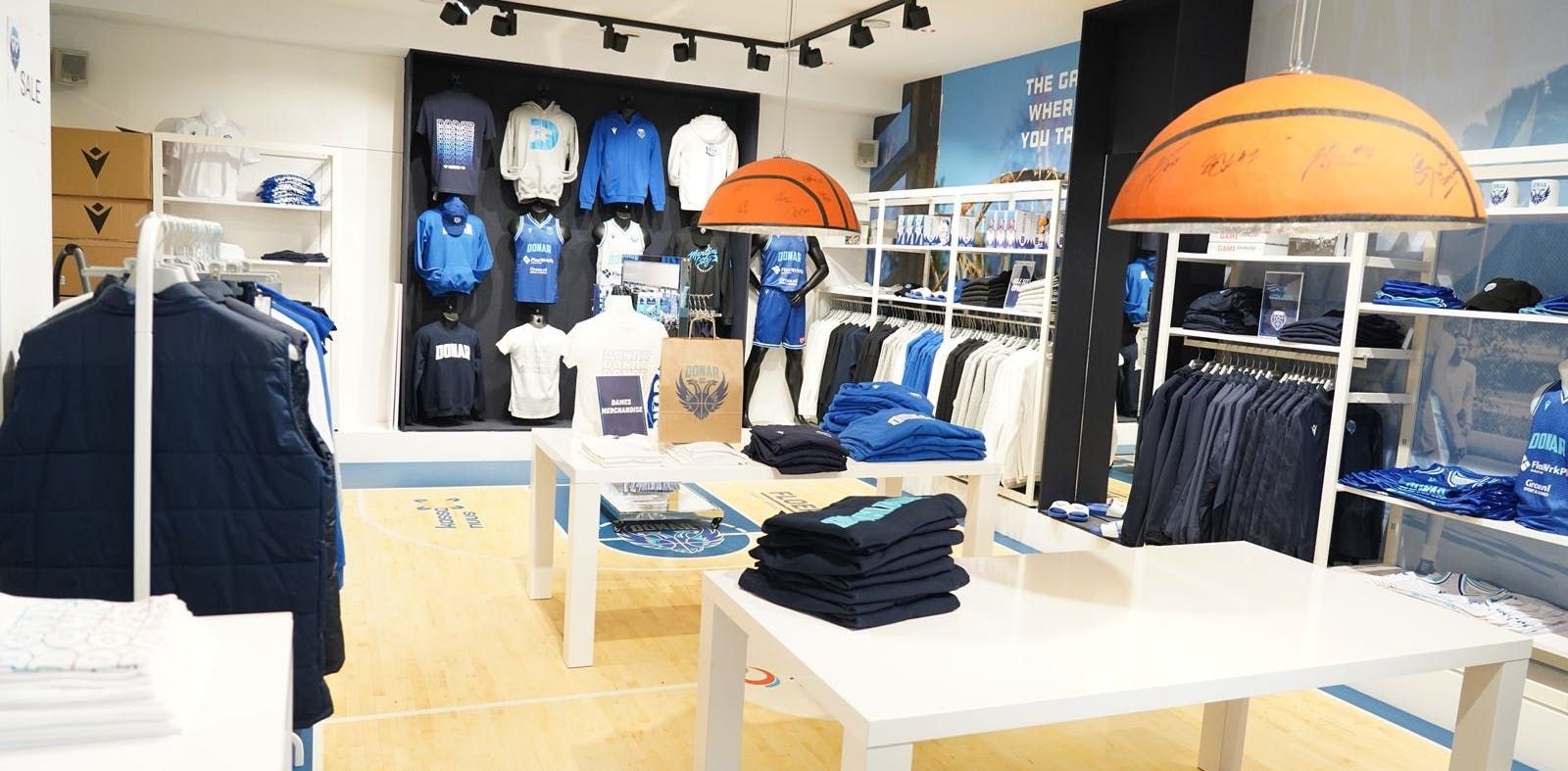 Vrijdag is het niet alleen Gameday, maar ook nog eens Black Friday. Dit laten wij niet onopgemerkt voorbij gaan! Zo koop je deze week 3 tickets en betaal je er 2! In de Fanshop zijn er vrijdag 29 november verschillende Black Friday acties.