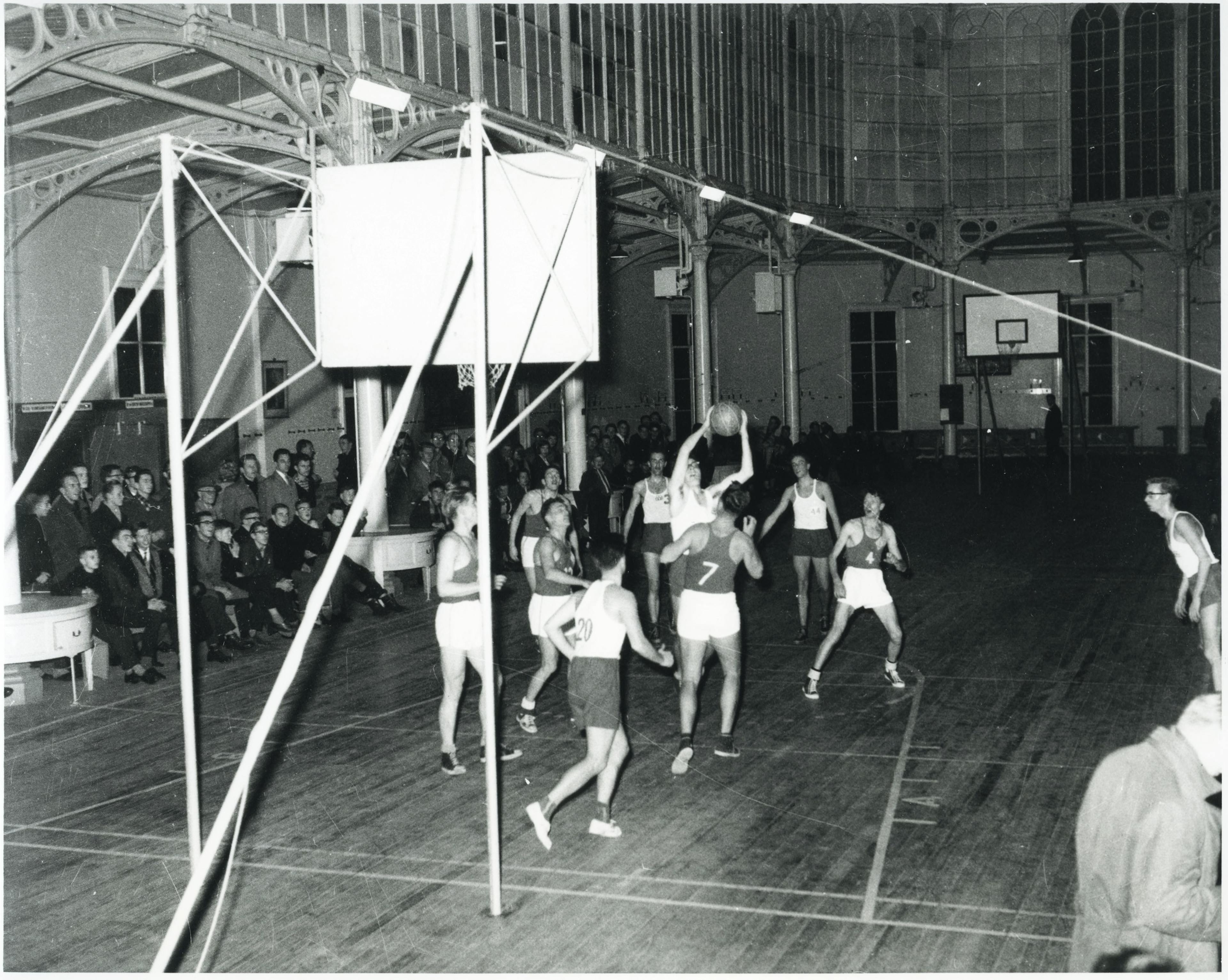 1. 1958 -Korenbeurs Donar -Fotobedrijf Piet Boonstra