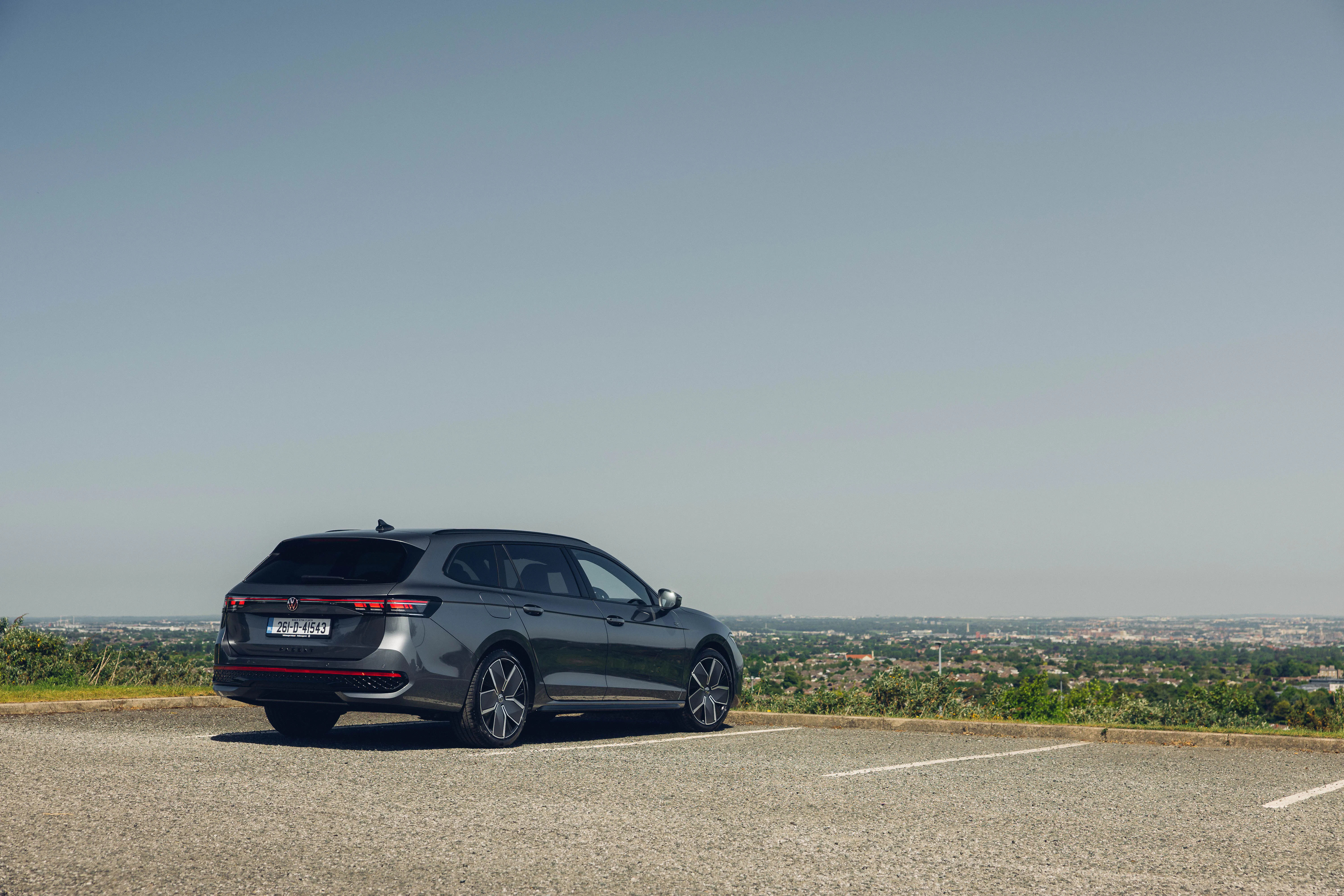 A grey Volkswagen Passat Estate - Image 2