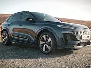 Audi Q6 e-tron (2024)