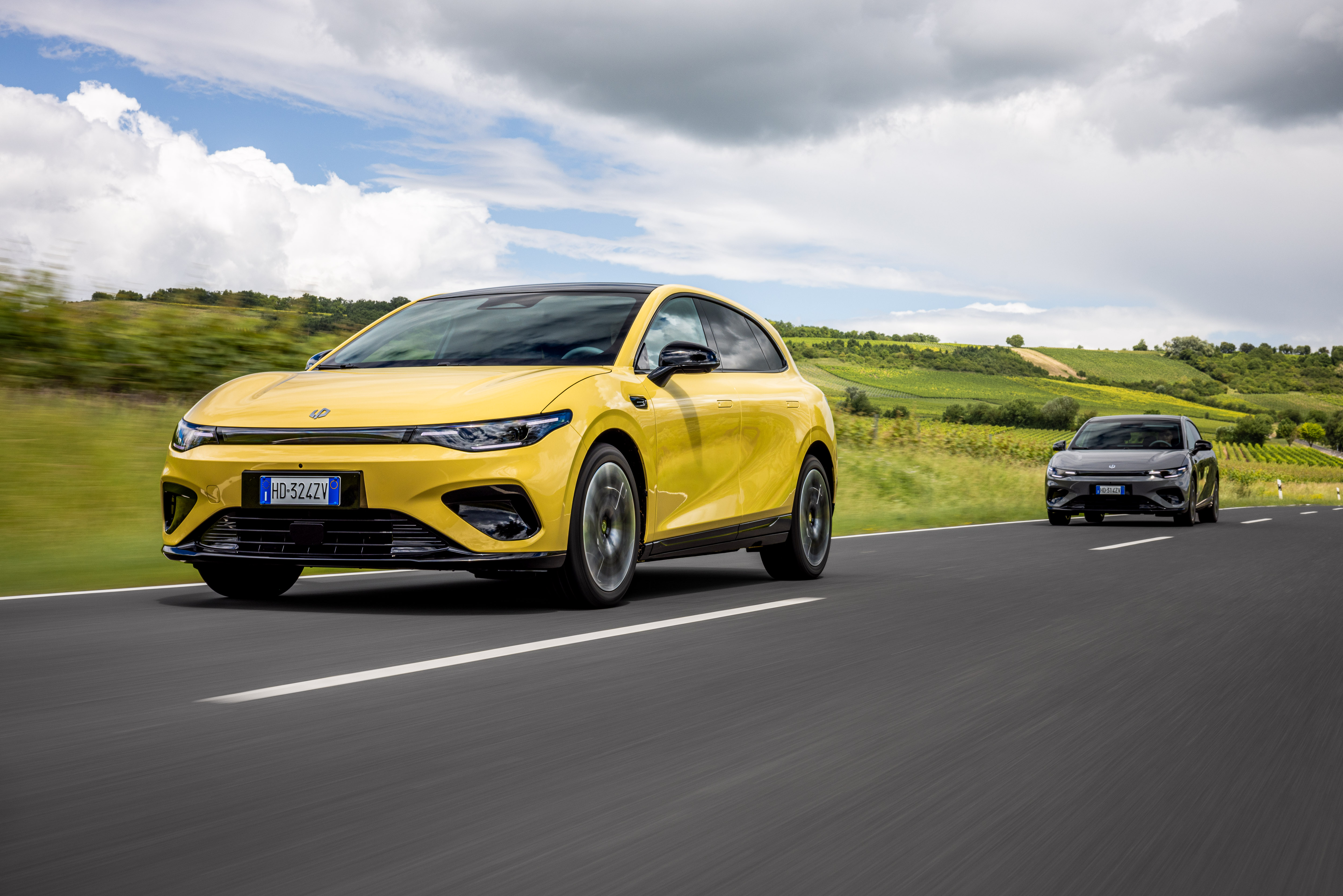 A yellow Leapmotor B05 driving 