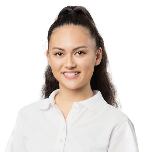Yasmin Andersen, Dentalassistentin in Ausbildung