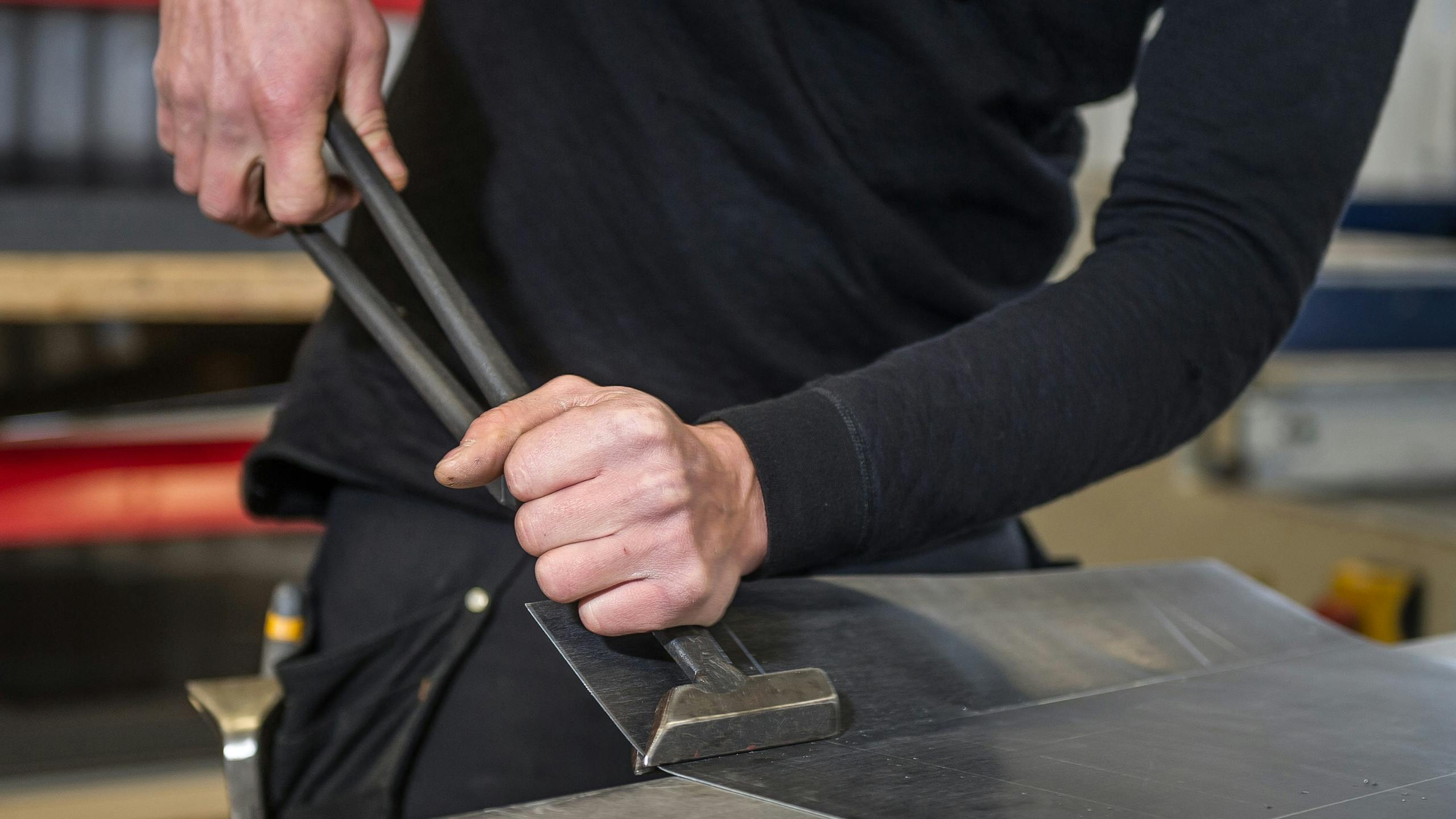 Bockning av plåt i Drags plåts verkstad