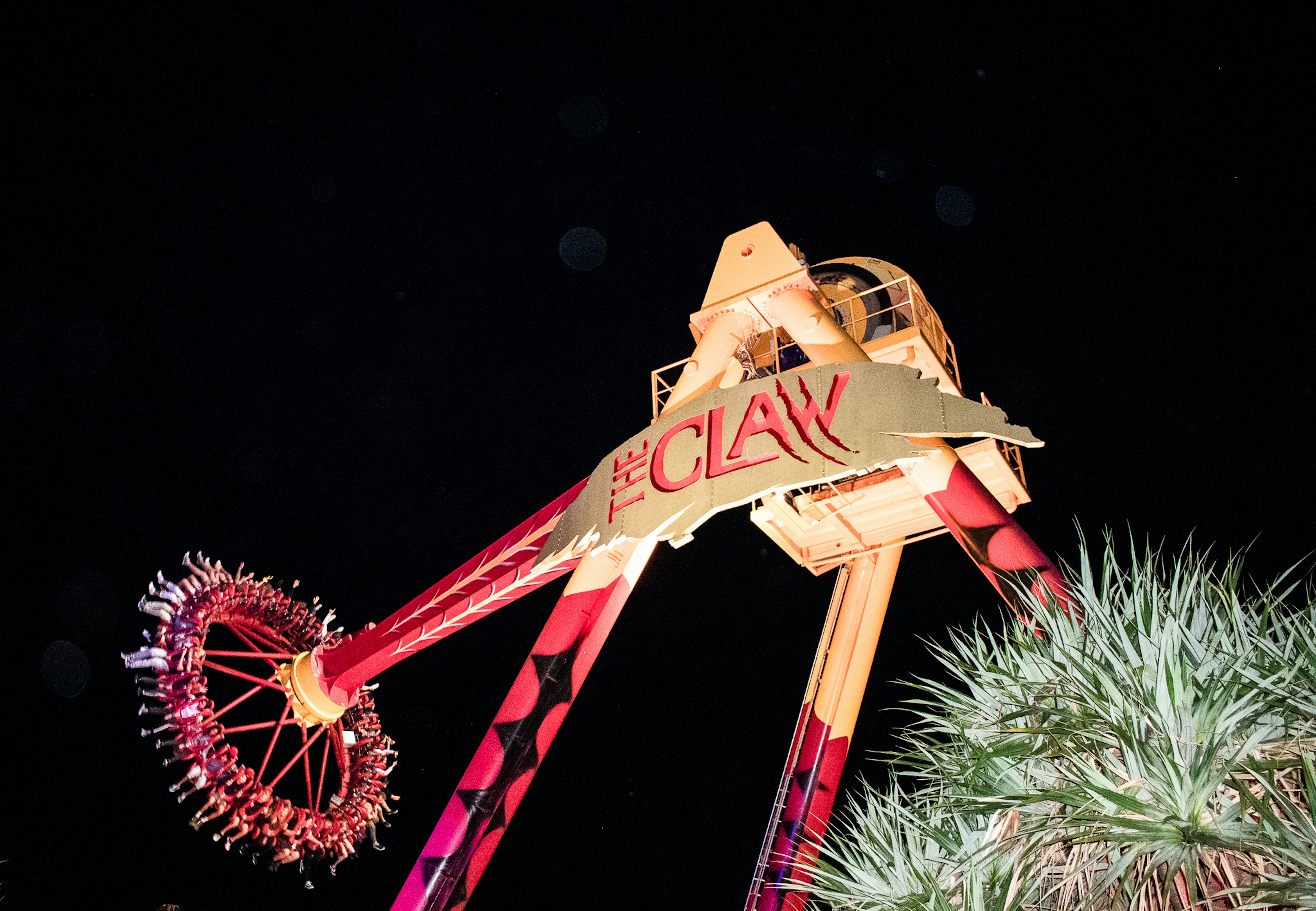 The Claw night after dark