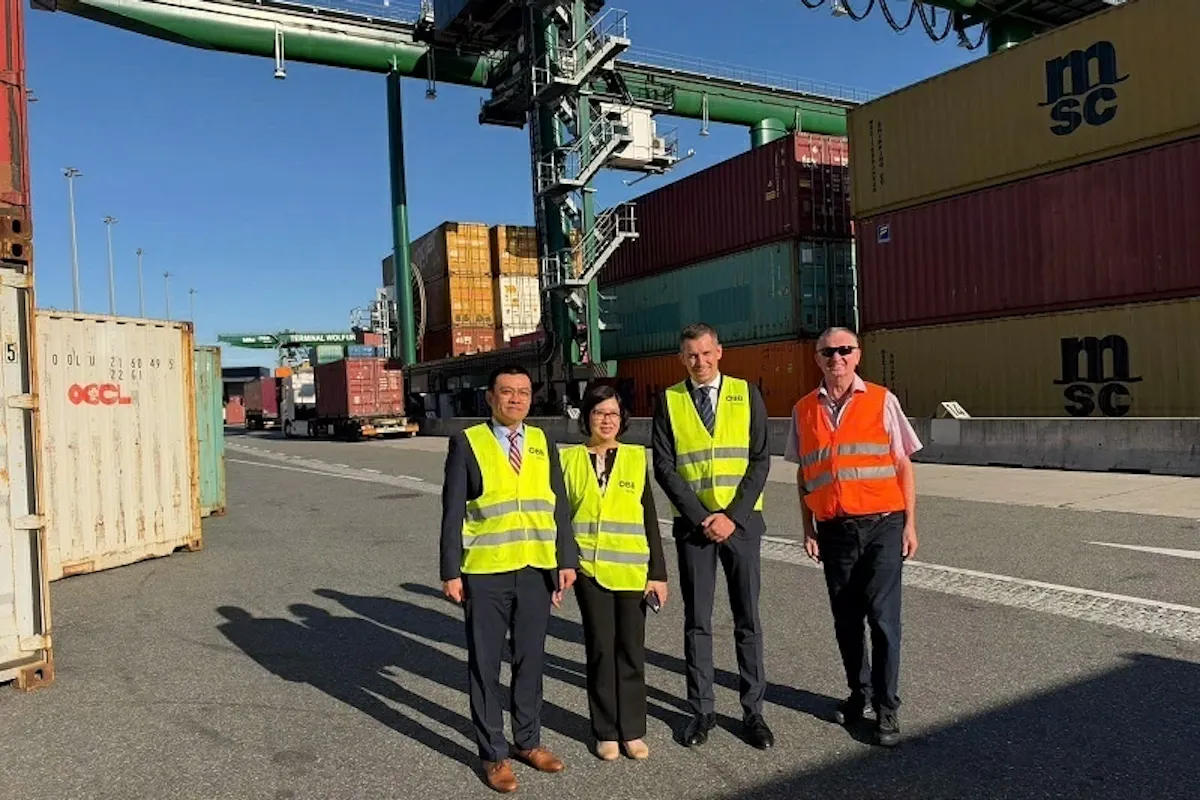 The Vietnamese Ambassador to Austria, H.E. Vu Le Thai Hoang, visits the Austrian Federal Railways (ÖBB)