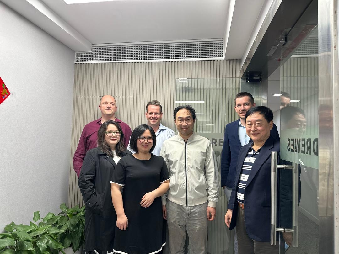 Frederik Geirnaert, Eileen Chen, Ella Chen, Patric Drewes, Sam Pang, Fabio Buzzi, Steven Chen (f.l.t.r.)