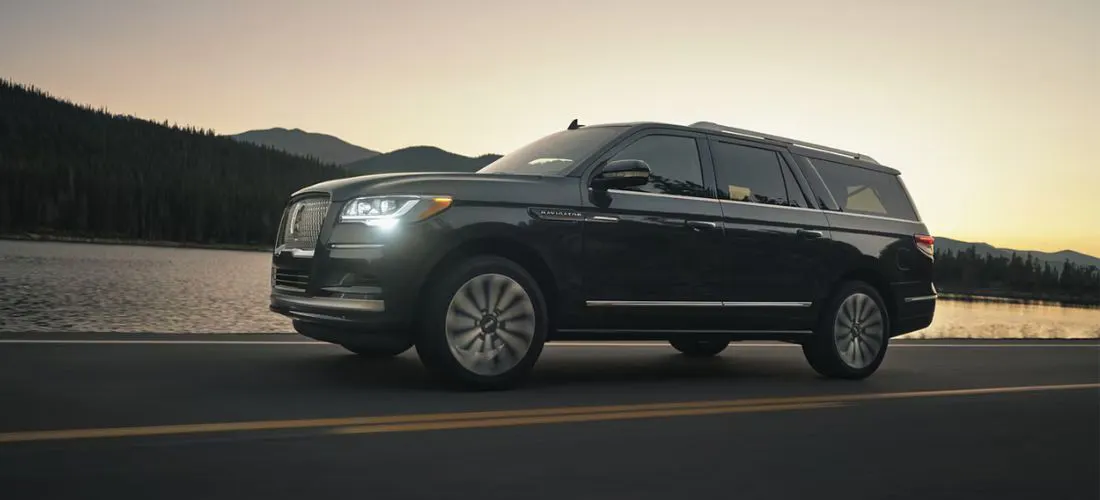 2024 Lincoln Navigator Review: The Ultimate Large Luxury SUV | Driva