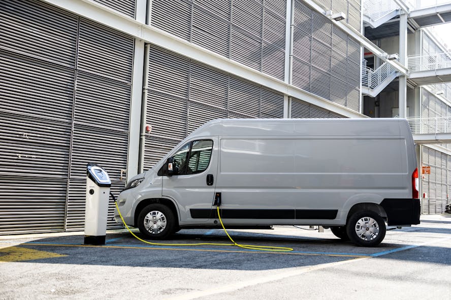 Fiat E-Ducato Recharging with charge station
