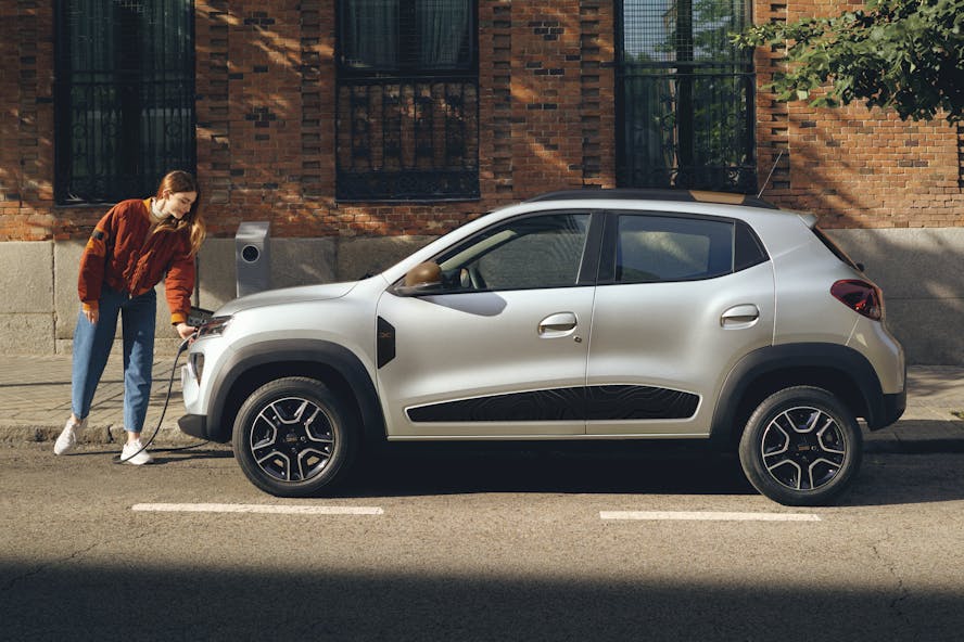 Dacia Spring charging