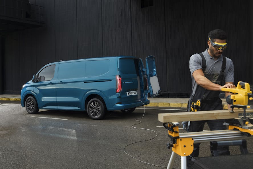 Ford E-Transit Custom power tool