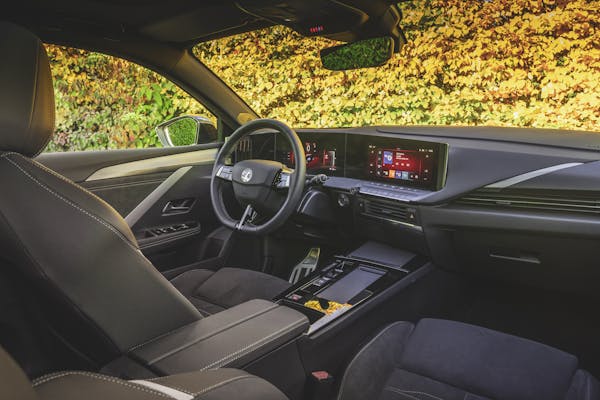 Vauxhall_Astra_Sports_Tourer_Electric