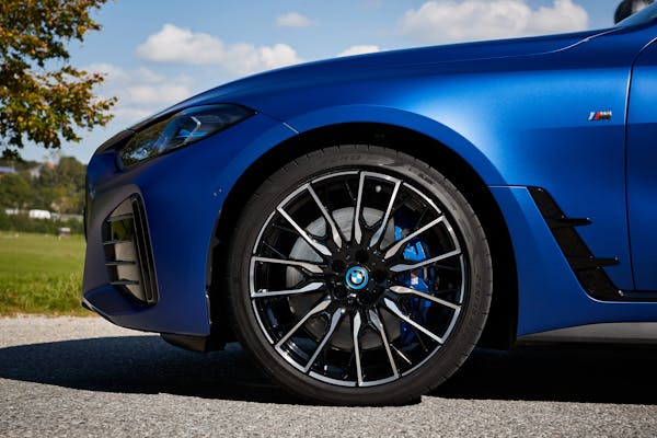 BMW i4 M50 wheel