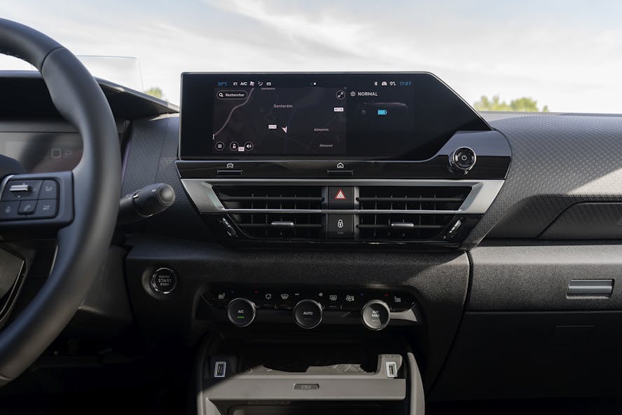 Citroen e-C4 X Interior
