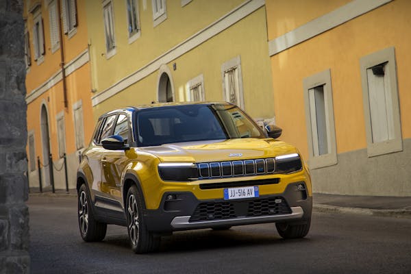 jeep avenger in street