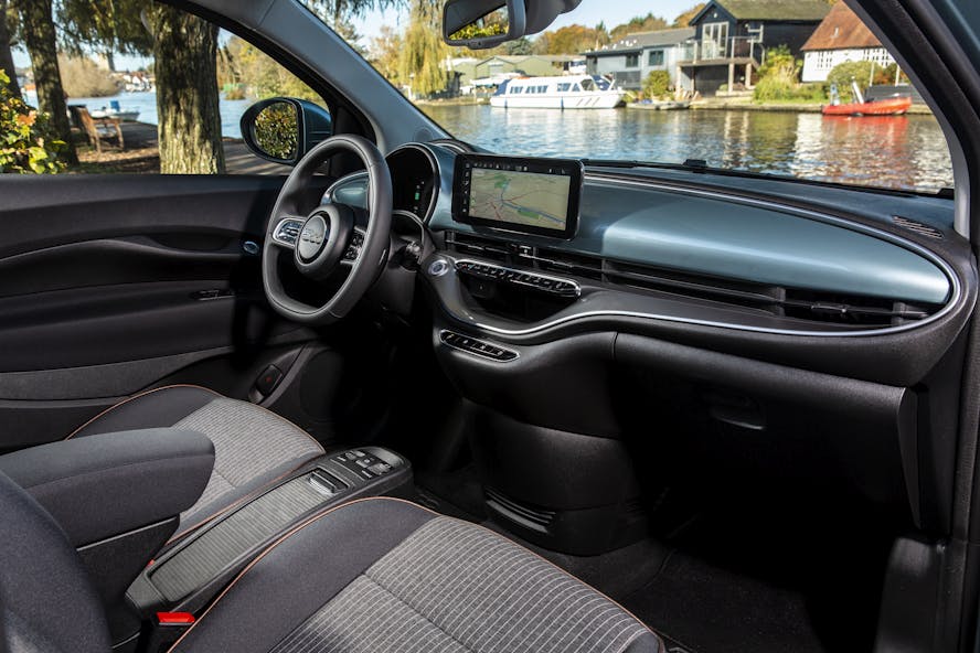 Fiat 500C interior