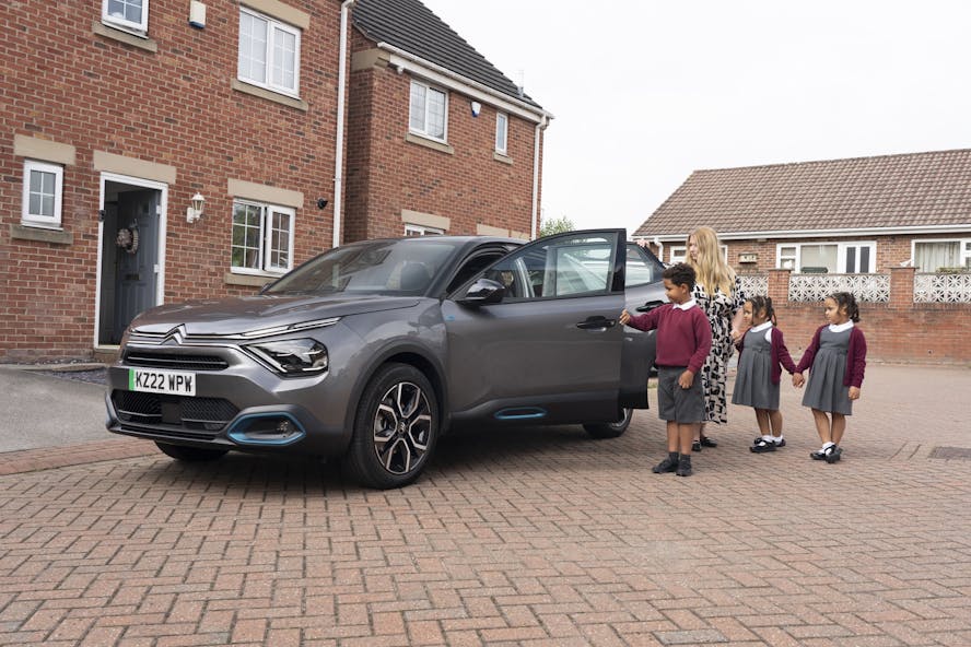 no-recharging-needed-for-two-weeks-if-driving-an-ev-on-the-school-run