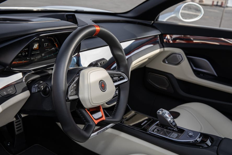 DEUS Vayanne interior