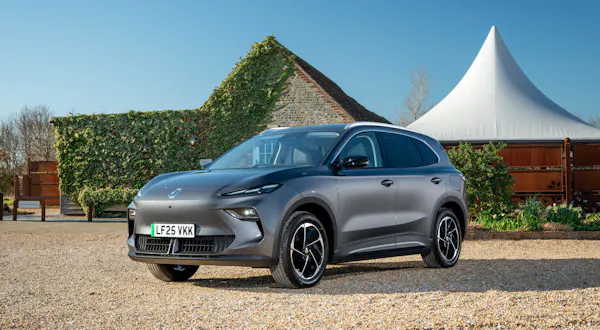MGS5 Electric car front of vehicle