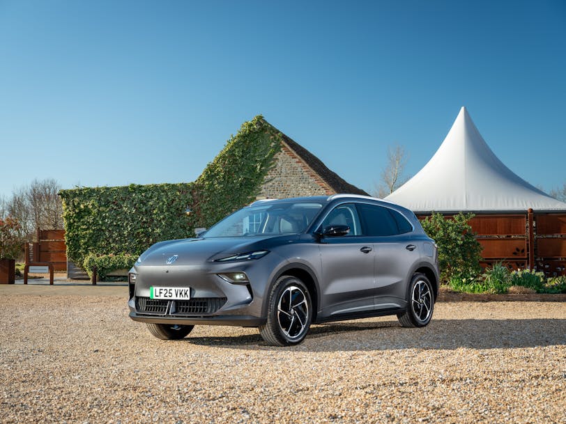 MGS5 Electric car front of vehicle