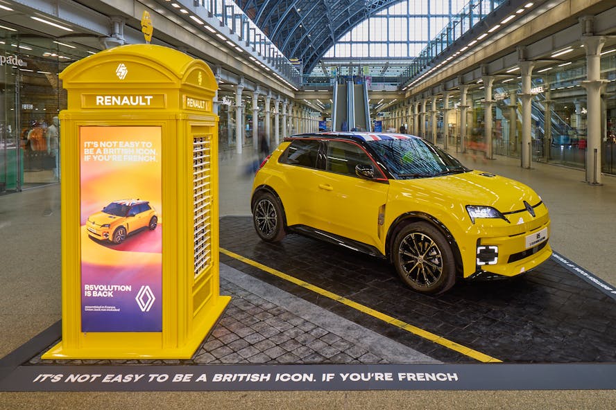 Renault 5 E-Tech St Pancras