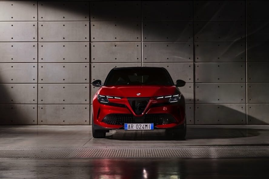 Alfa Romeo Junior Elettrica electric car front