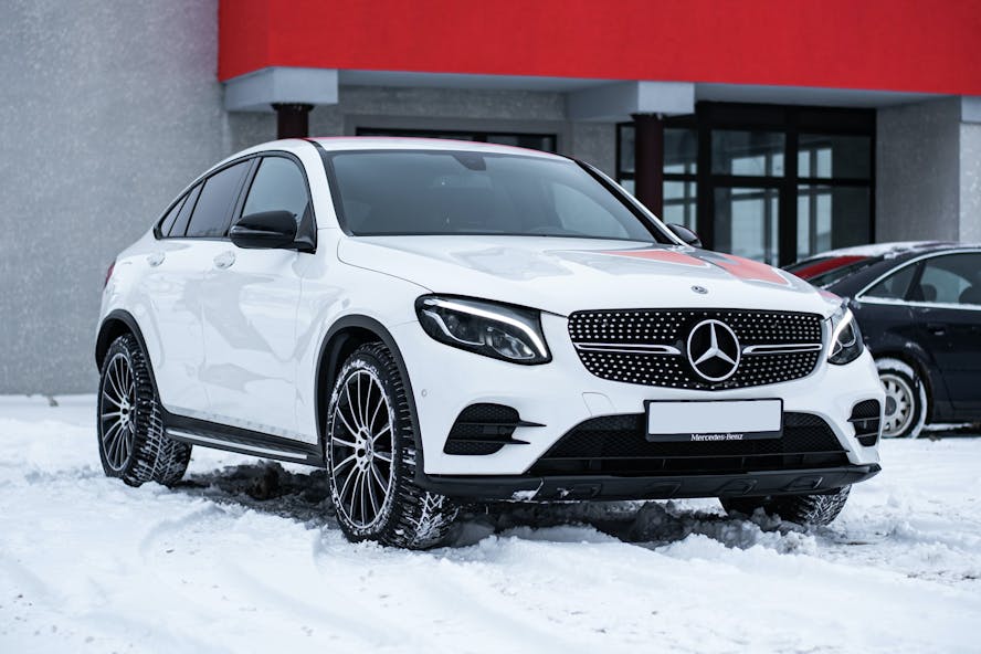 Mercedes-Benz in the snow