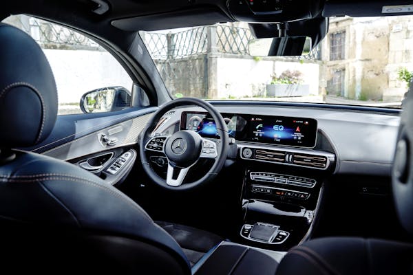 Mercedes EQC interior