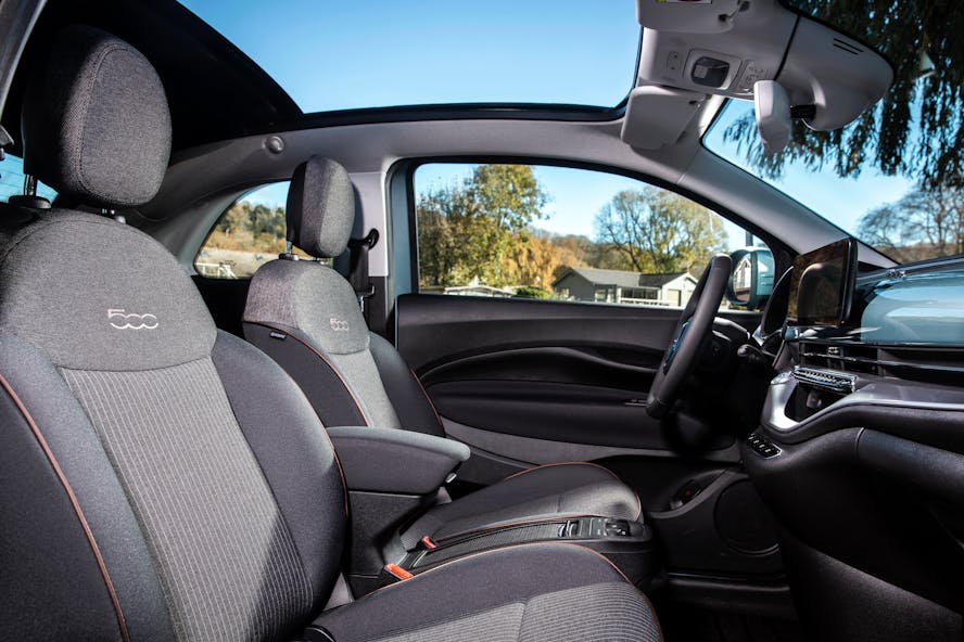 Fiat 500C interior and roof