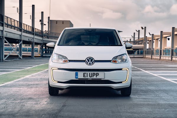 Volkswagen e-Up front