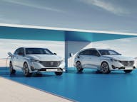 PEUGEOT reveals new e-308 and e-308 SW