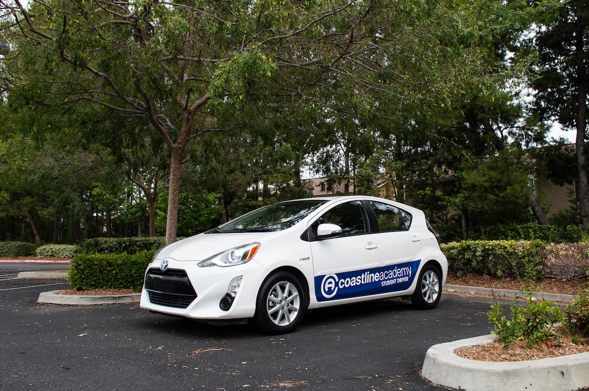 How many hours of behind-the-wheel training is required in California? We address that topic today!