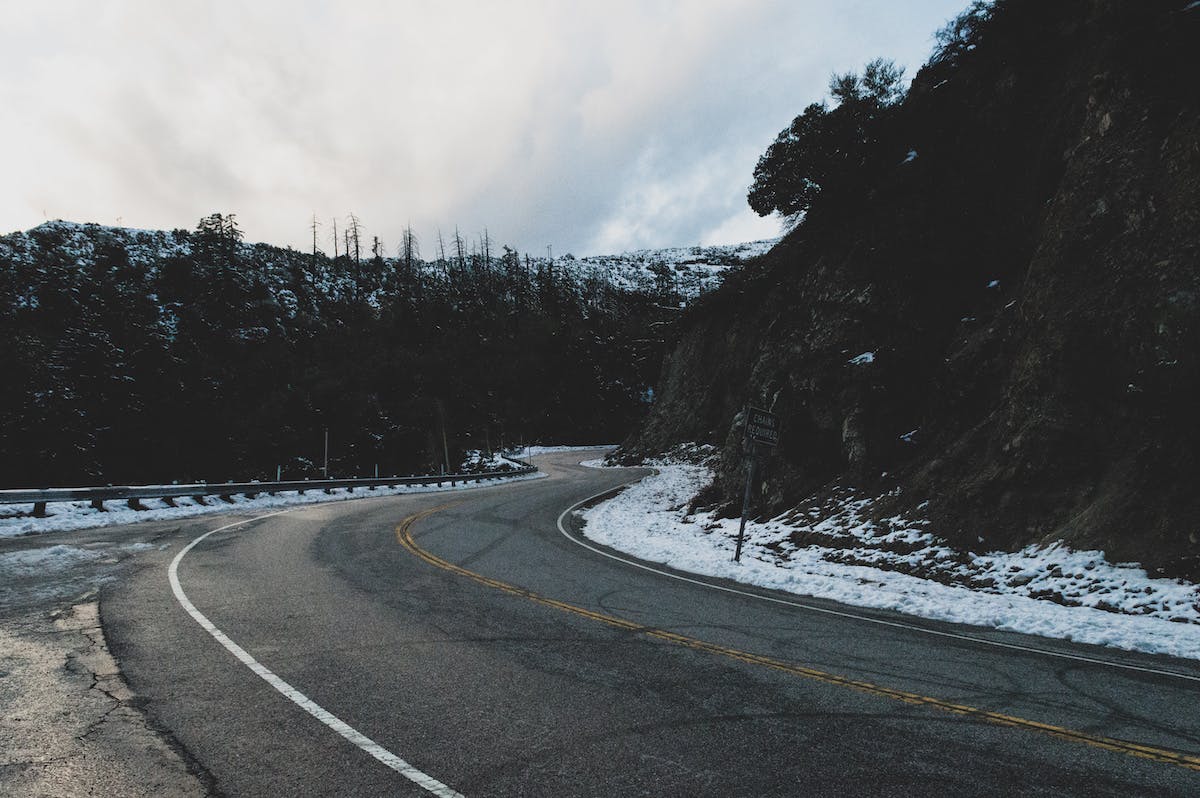 Coastline Academy shares some winter weather driving tips to help keep you safe this winter season.