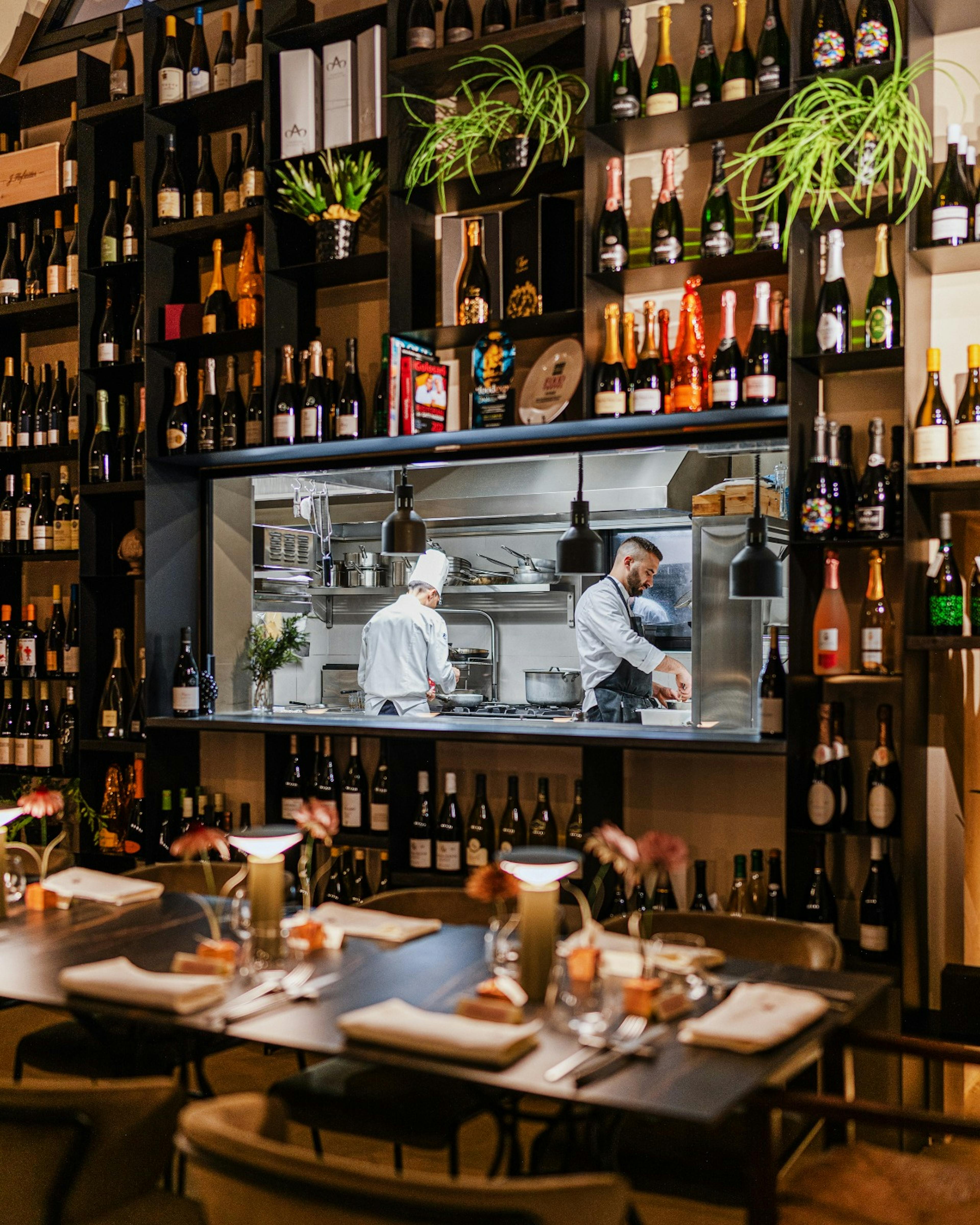 La cucina a vista del Duca Salotto dei Sapori