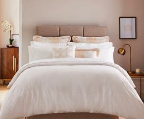 Made from hand-picked Egyptian cotton, this bedding provides softness and performance with a 10 Year Guarantee. Using the finest quality fibres, our 1000 thread count range represents the height of luxury with a uniquely soft and supple texture and sumptuous feel. Ideal for: Those who desire ultimate luxury.