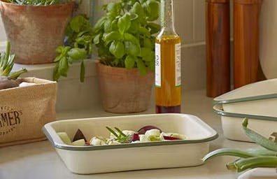 9 TIPS TO REDUCE FOOD WASTE AT HOME