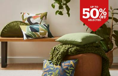 CUSHIONS & THROWS