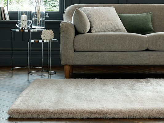 https://images.prismic.io/dunelm-prod/5b02a8a3-b414-42a7-8734-1ec735de3e25_Wk19_Rugs_MM3.jpg?auto=compress,format