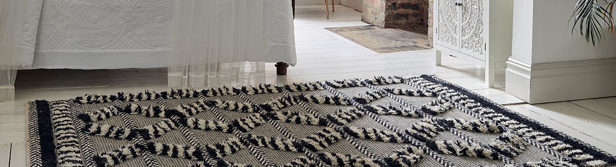 Floor-less rugs